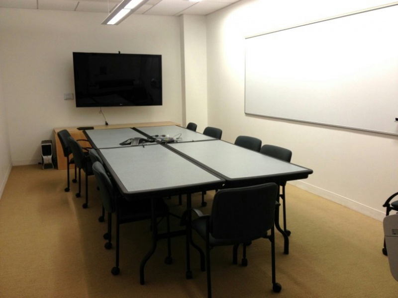 File:Pharmacy-room-230r.jpg